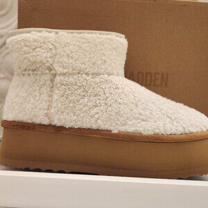 Steve Madden Crue-F Natural Sherling Boots. NIB. Size 9.5